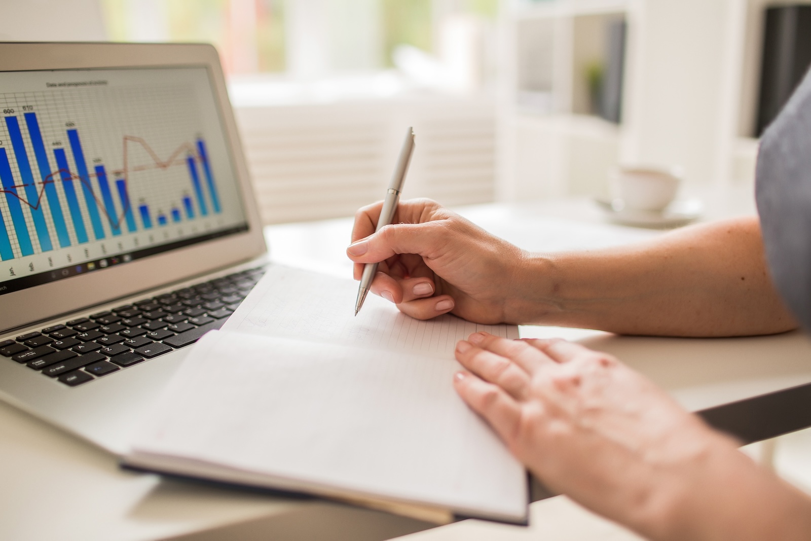 Indicador de satisfação do cliente, representando uma boa experiência de compra para o Dia do Cliente.